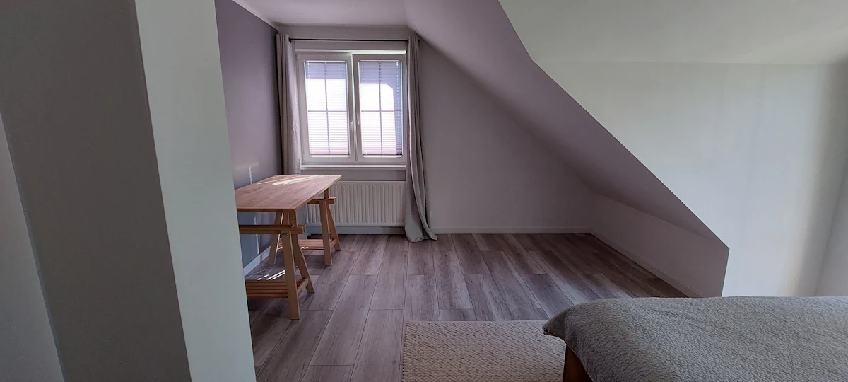 Widok pokoju w stanie wyjściowym, przed nałożeniem powłoki tworzącej efekt klatki Faradaya.